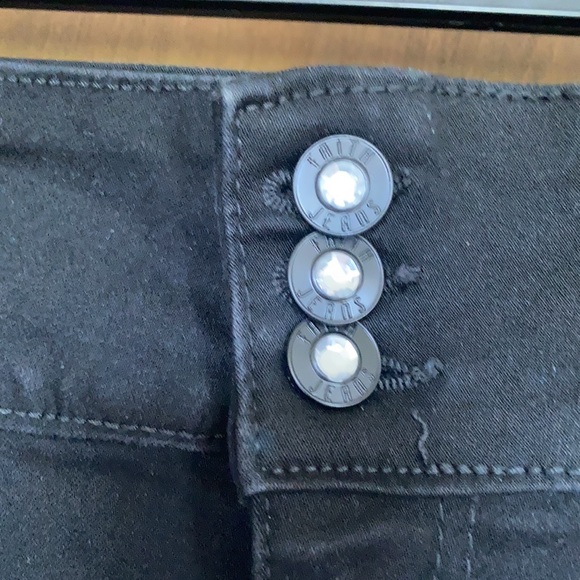 Faith Jeans high rise Bermuda jean denim short bling button 16 P - Picture 8 of 16